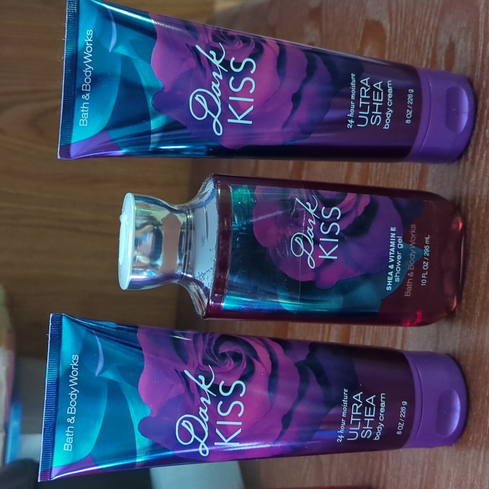 Ladies Bath and Body Works. 1-Body Wash, 2-Body Creams. Brand New, Unopened.